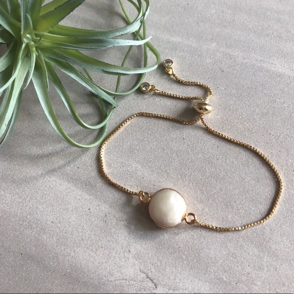 Estrella & Luna Jewelry - Mother of Pearl Gold Bracelet